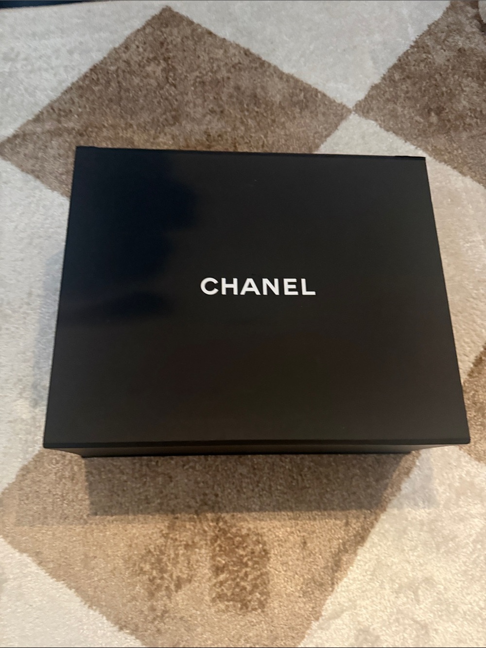 CHANEL Black Quilted Leather Crossbody with Gold Hardware Medium - Picture 6 of 12